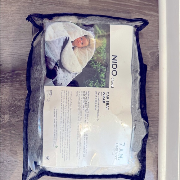 7AM Enfant Fleece-lined Nido Cloud Car Seat Wrap Blanket in Small - Picture 2 of 9